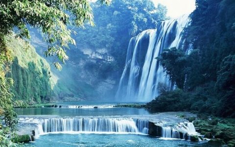 安顺黄果树瀑布（黄果树瀑布在贵州安顺哪里）