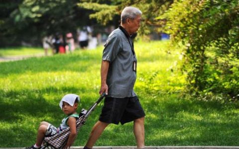 祖孙文案短句,爷孙天伦之乐的句子?
