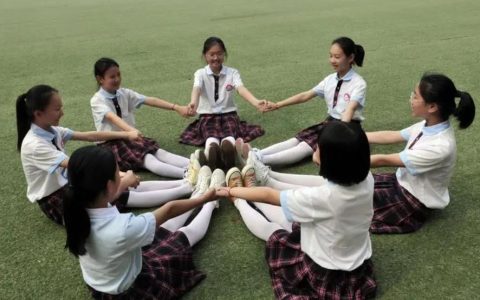 毕业赠言短句小学16字,小学毕业班老师寄语简短